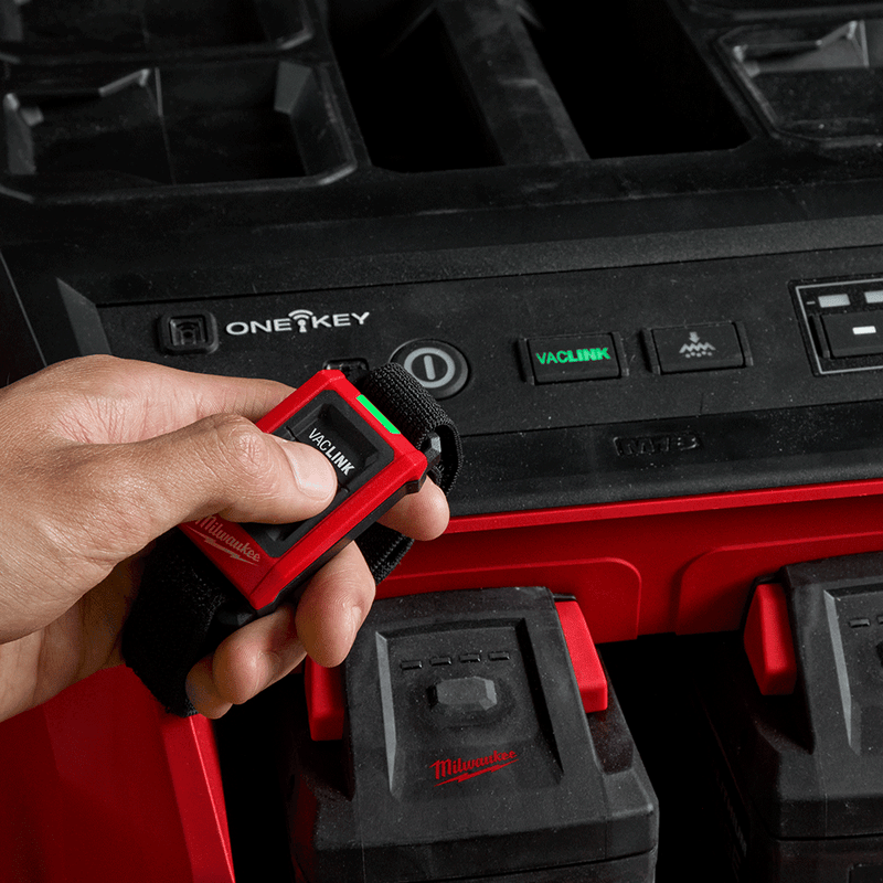 Milwaukee M18 FUEL PACKOUT Dual Battery AC/DC M-Class Dust Extractor