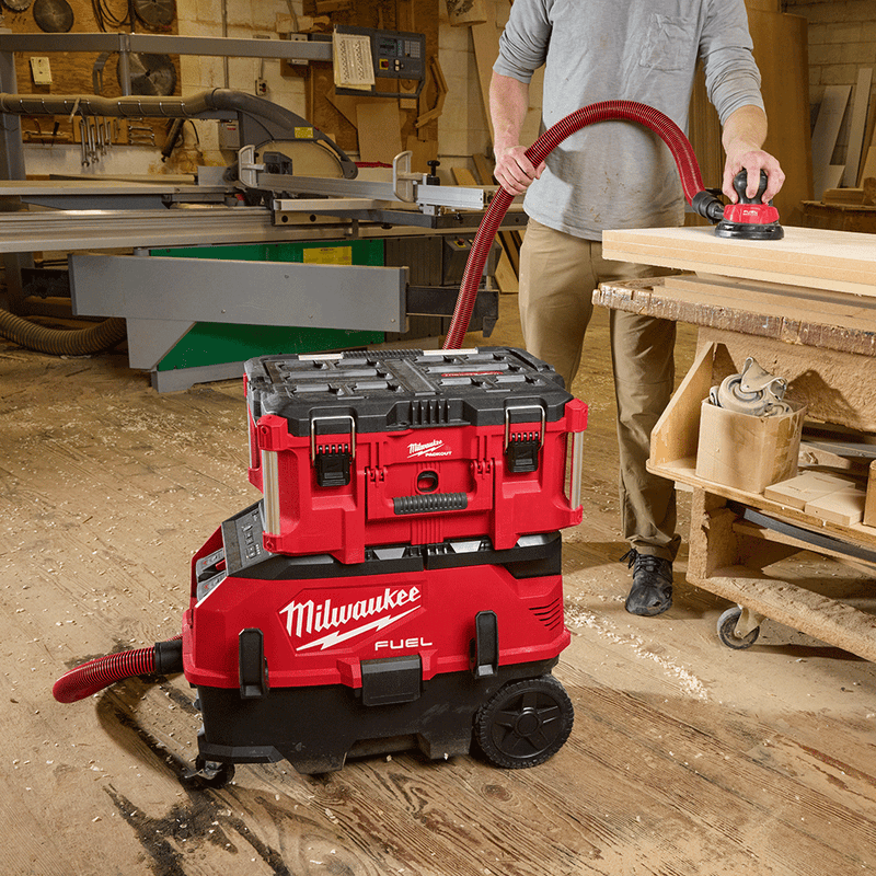 Milwaukee M18 FUEL PACKOUT Dual Battery AC/DC M-Class Dust Extractor