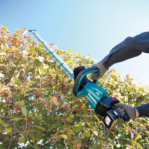 Makita 18V BRUSHLESS 600mm Hedge Trimmer Kit - Includes 5.0Ah Battery & Rapid Charger