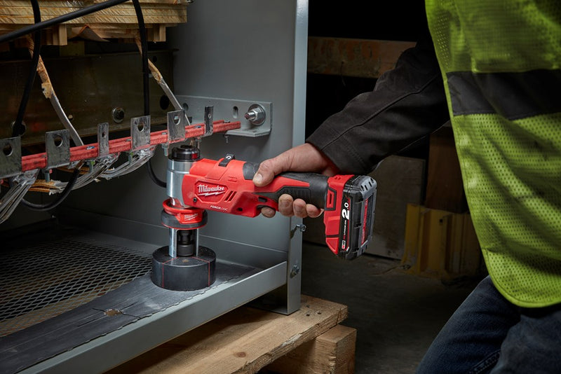 Milwaukee M18 FORCE LOGIC 6T Knockout Tool 16mm (5/8") - 63mm (2-1/2") - Toolup Australia
