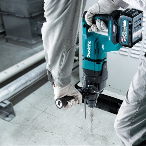 Makita 40V Max BRUSHLESS AWS* 28mm Rotary Hammer, Standard SDS Chuck, D-Handle Type - Includes 2 x 4.0Ah Batteries, Single Port Rapid Charger & Plastic Case *AWS Receiver sold separately (198901-5) HR007GM201
