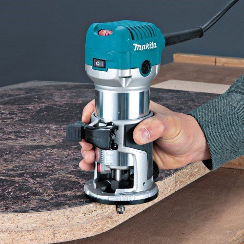 Makita 6.35mm (1/4") Router, 710W, Plunge routing base & Bag RT0700CX2